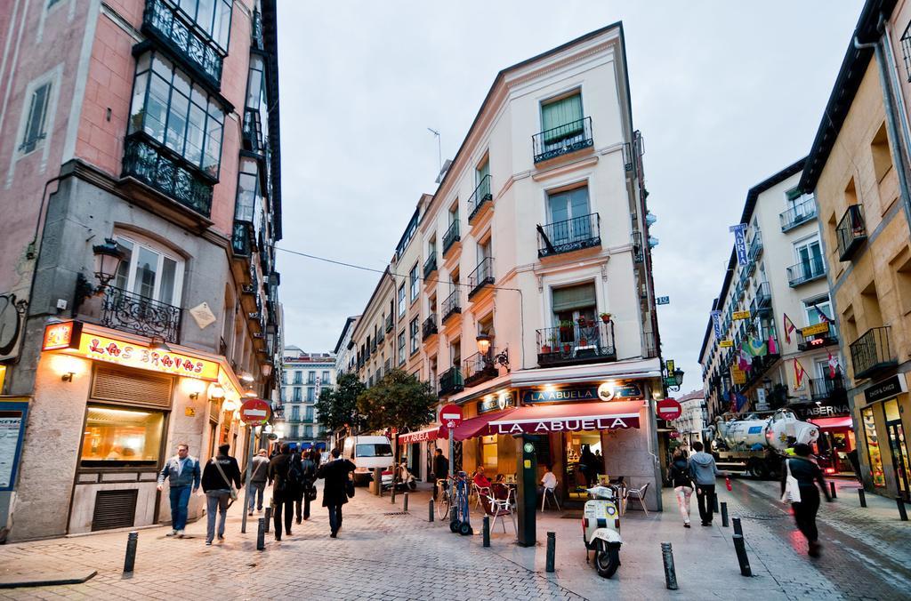 Apartamentos Puerta Del Sol I Madri Quarto foto