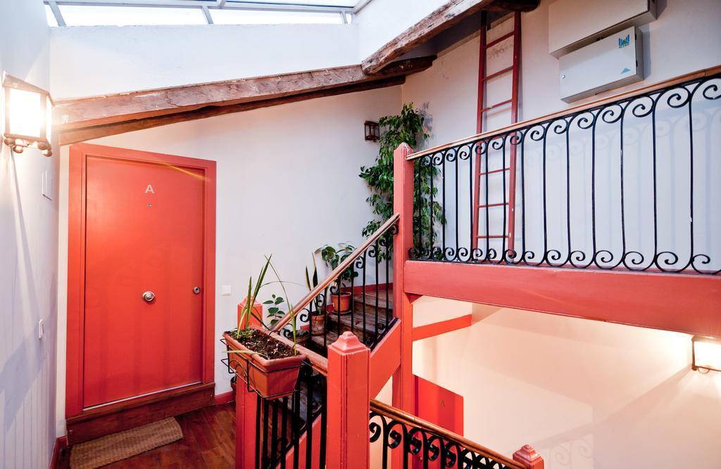 Apartamentos Puerta Del Sol I Madri Quarto foto