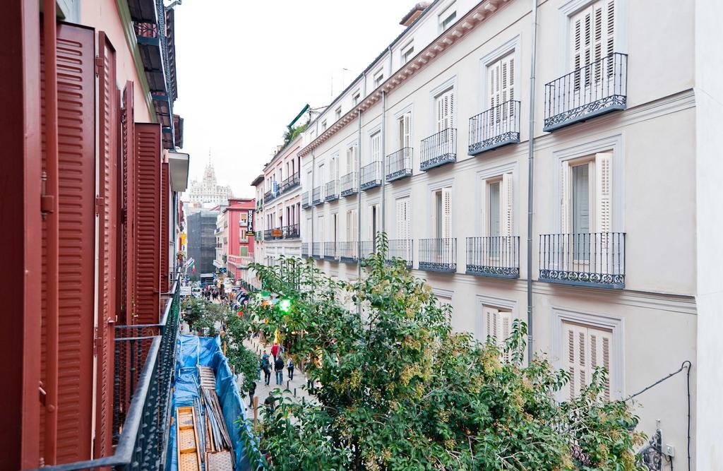 Apartamentos Puerta Del Sol I Madri Quarto foto