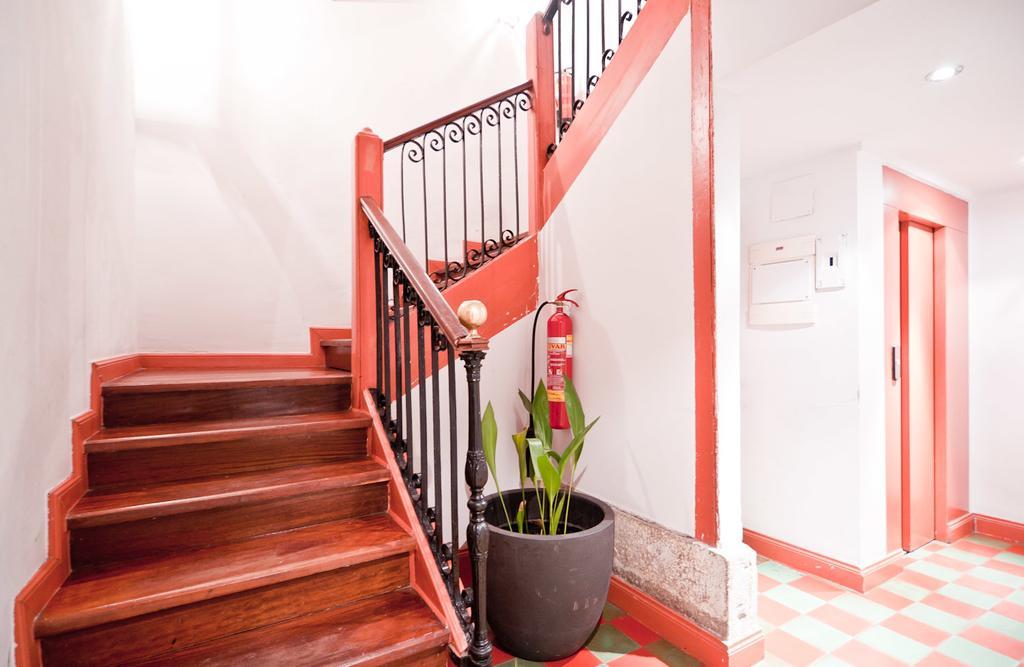 Apartamentos Puerta Del Sol I Madri Quarto foto